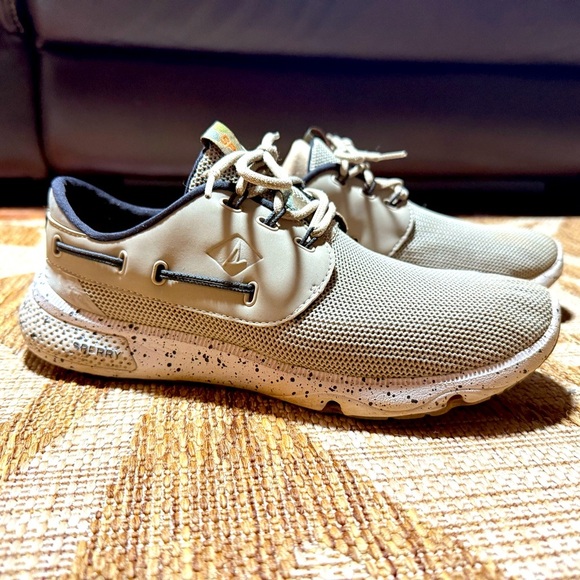 Sperry Women's 7 Seas 3-eye
Great used condition!! 
Women’s Size 8
Tan color - Picture 1 of 7